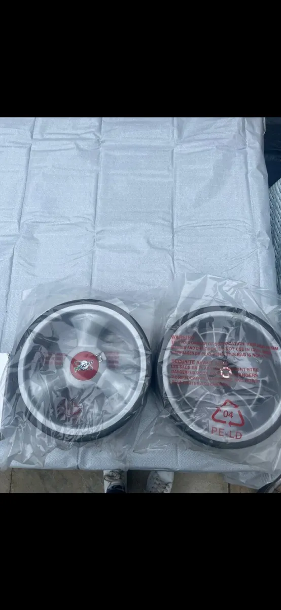 Motorised Golf trolley - Image 1