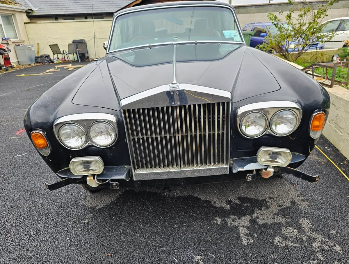 Silver Shadow. 1975 - Image 1