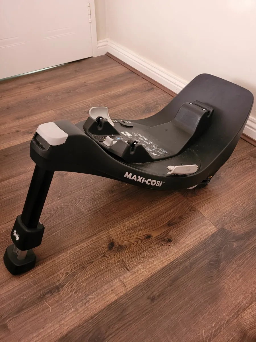 Baby car seat - Image 1