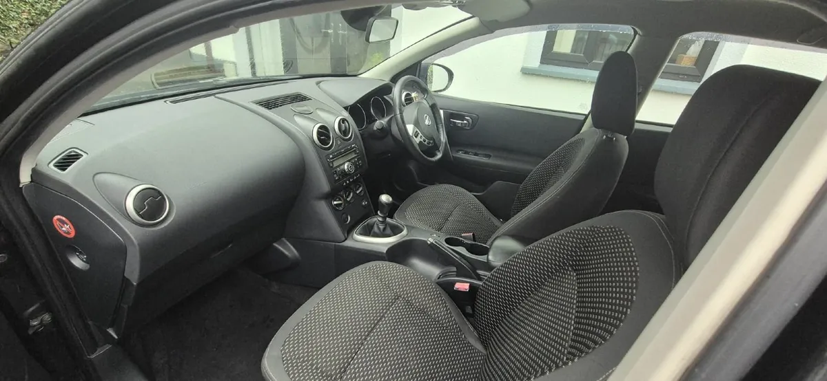 Nissan Qashqai 2010 - Image 3