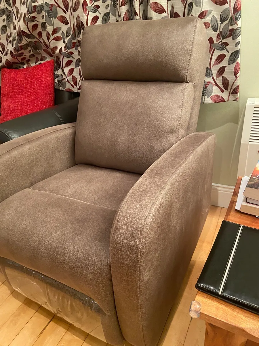 Recliner chair - Image 3