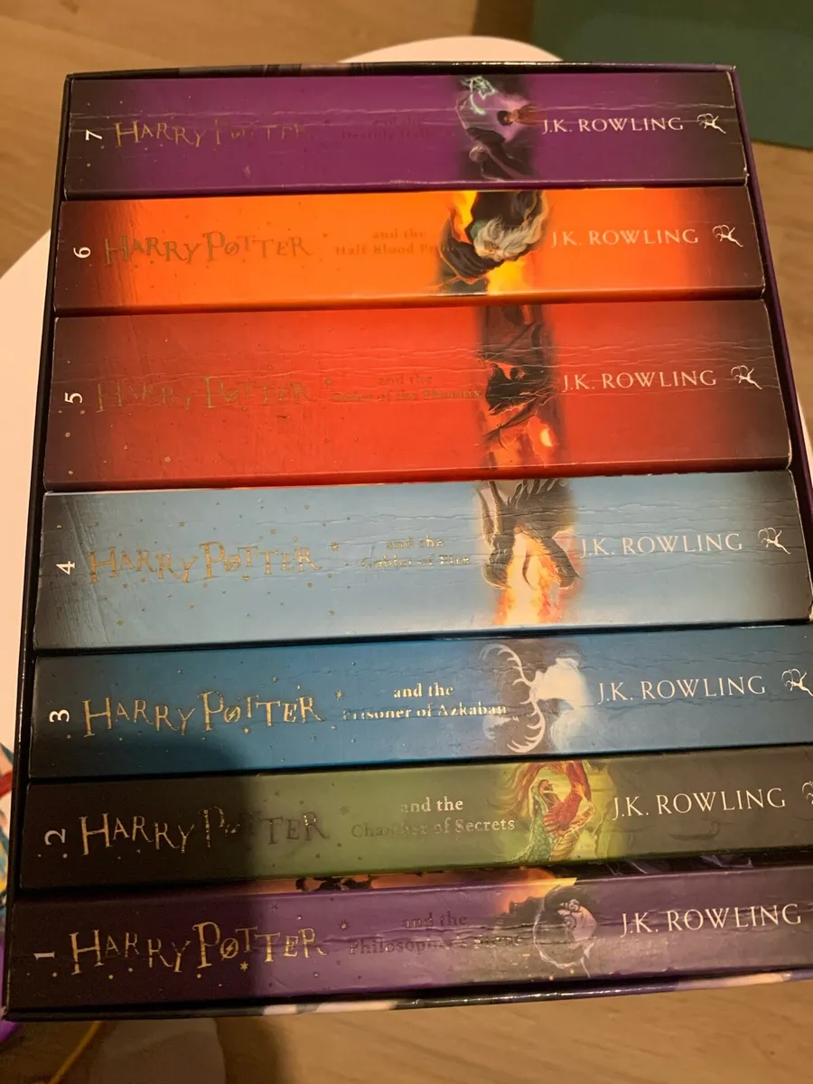 Harry Potter full set of books - Image 1