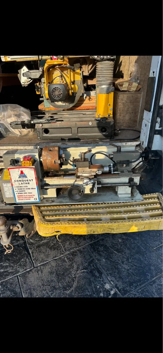 Chester milling machine with tooling  240 v - Image 1