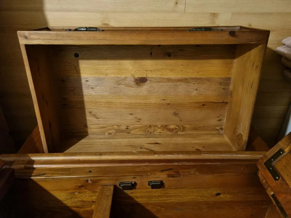 Solid wooden wardrobe - Image 3