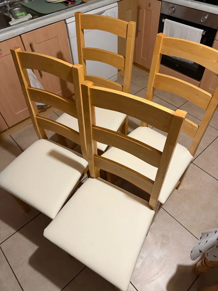 4 dining chairs - Image 1