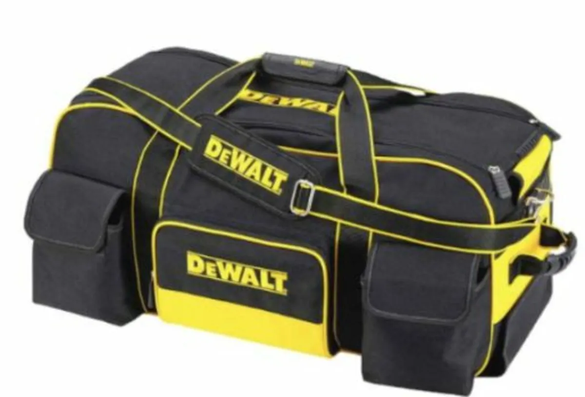 DeWalt DWST1-79210 Large Duffle Bag With Wheels