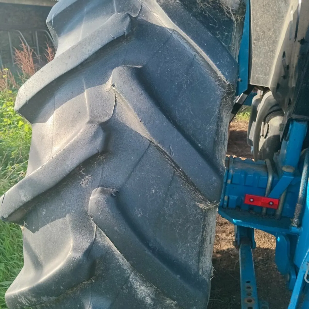 Rear tractor tyre - Image 3
