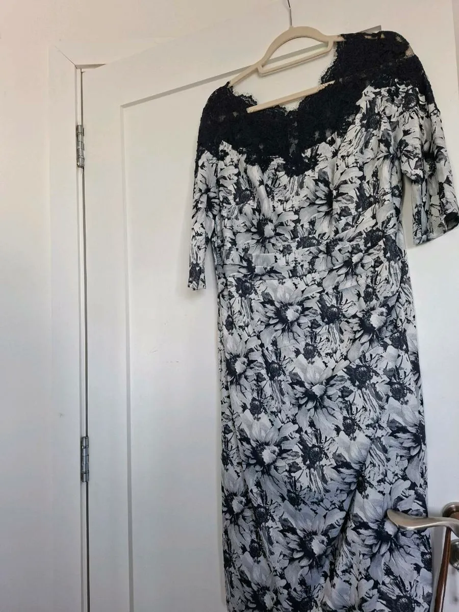 Ladies clothes - Image 2