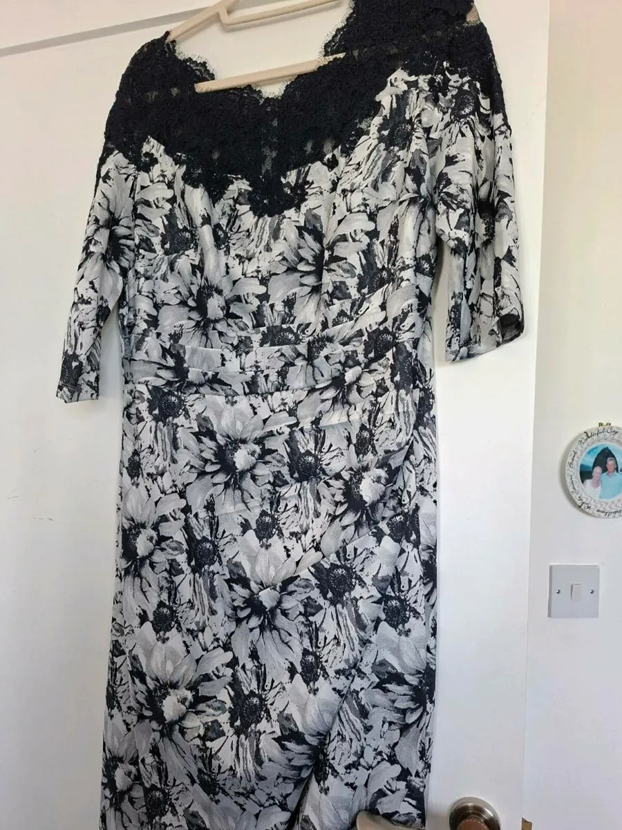 Ladies clothes - Image 3