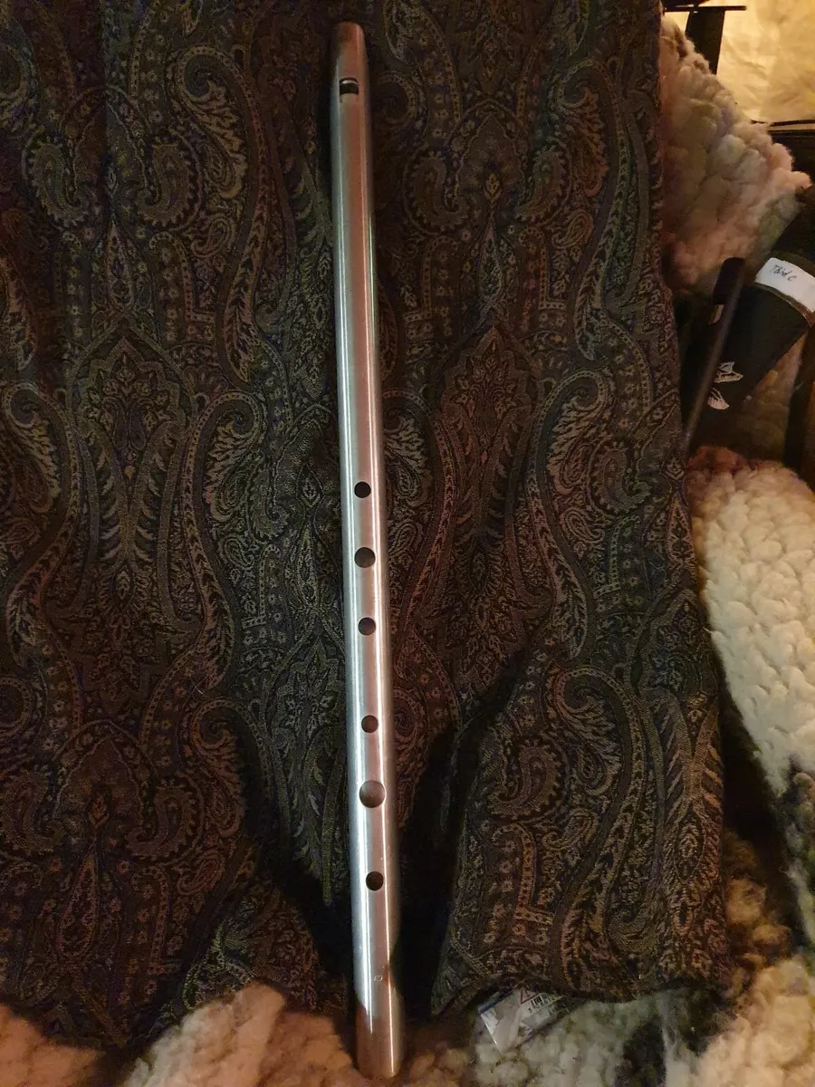 Low D chieftain V3 Whistle and C whistle - Image 1