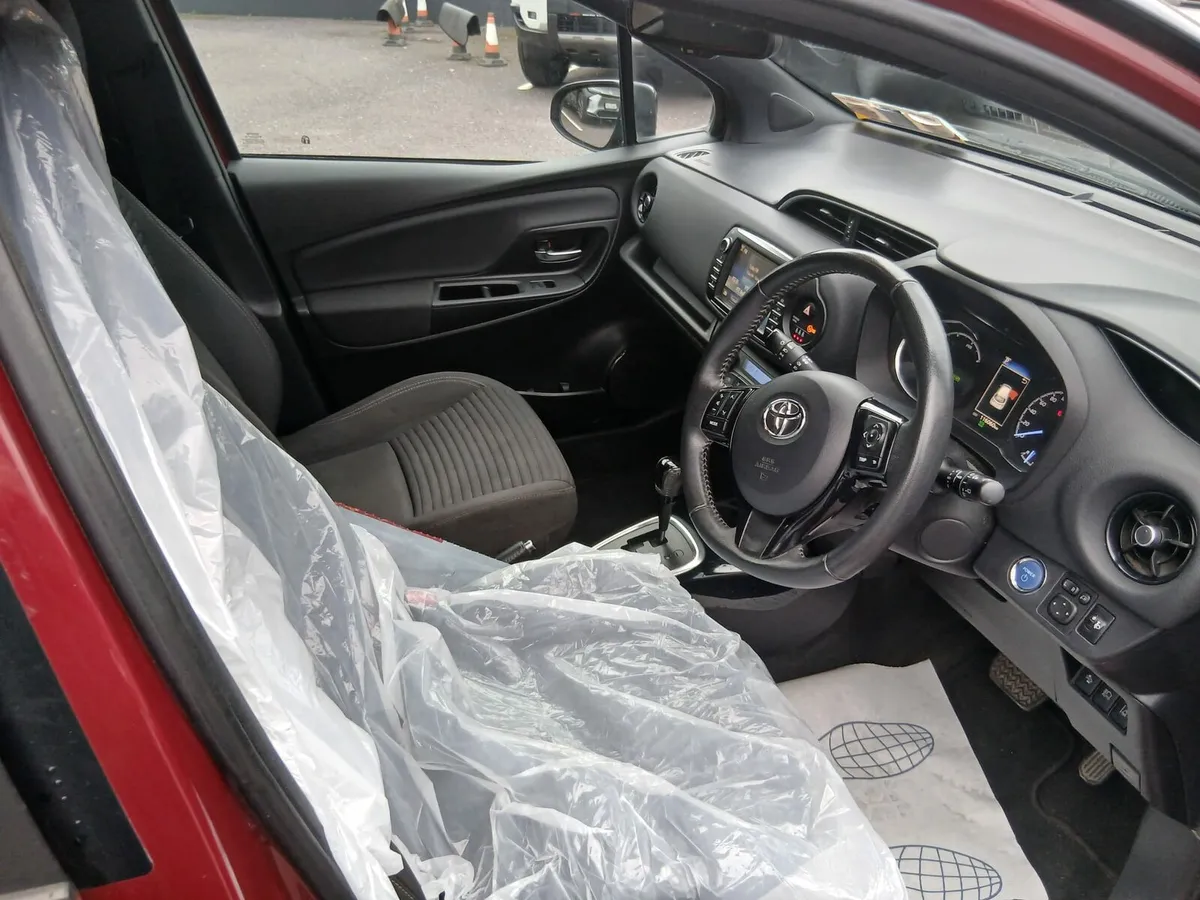 Toyota yaris - Image 3