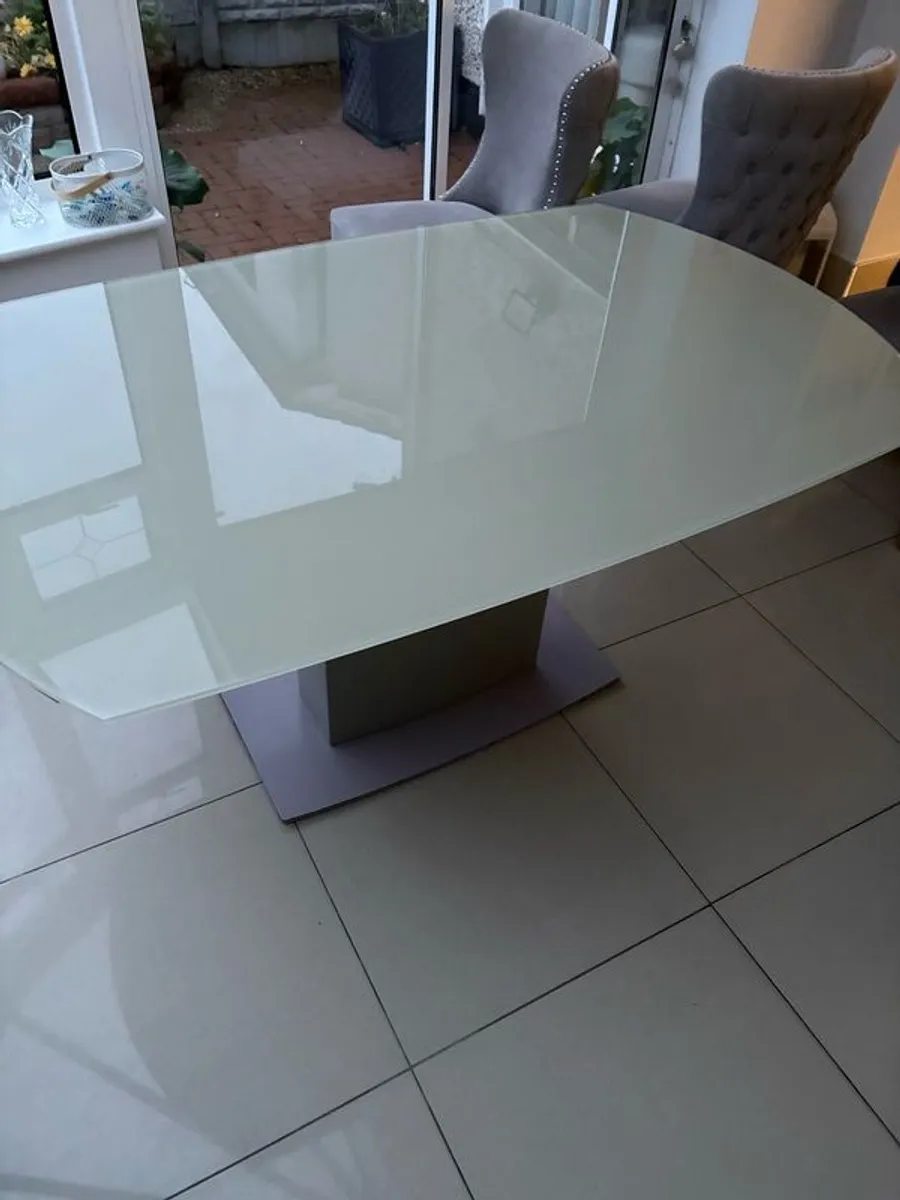 kitchen Table - Image 2