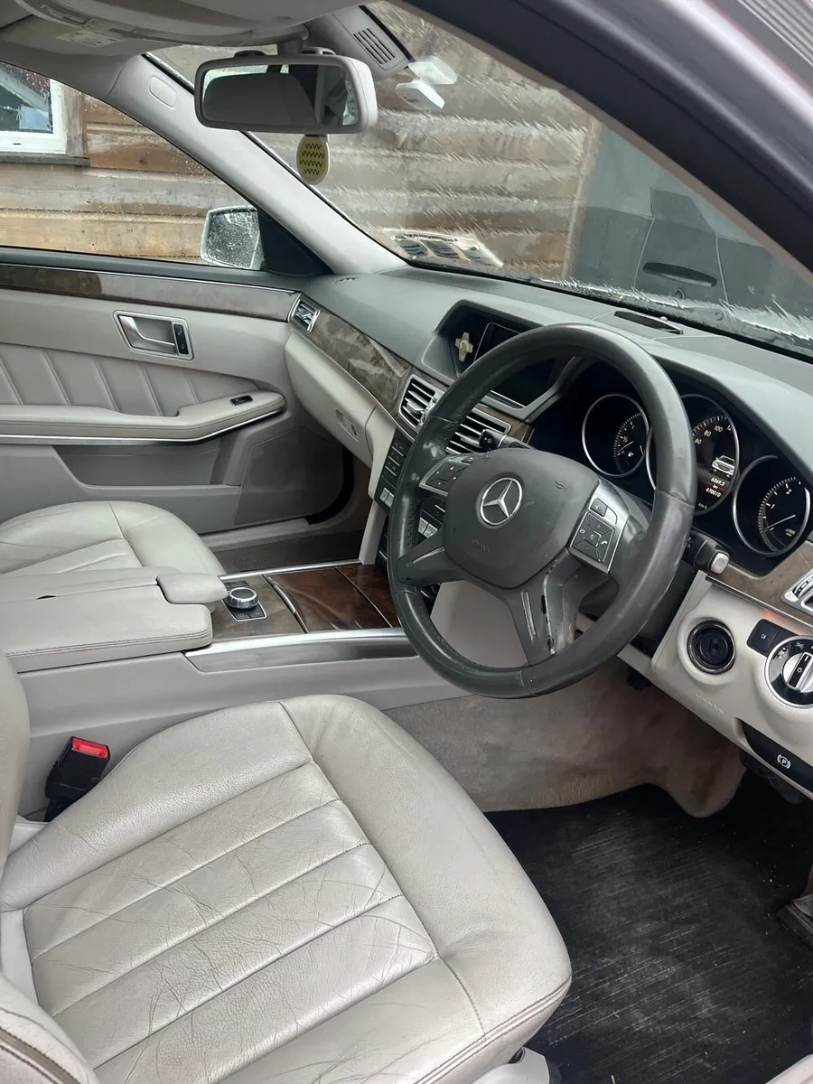 MercedesE Class - Image 2