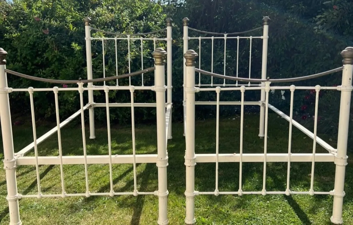 Pair antique Victorian iron and brass single bed - Image 4