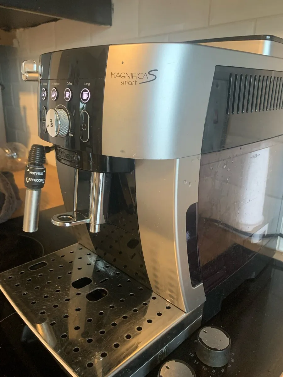 Delonghi magnifica S coffee machine - Image 3