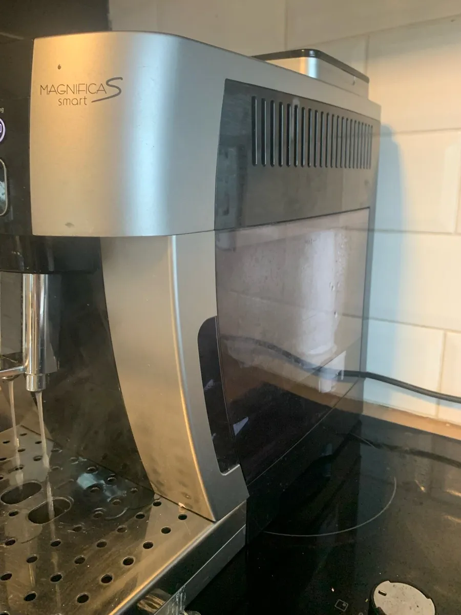 Delonghi magnifica S coffee machine - Image 4