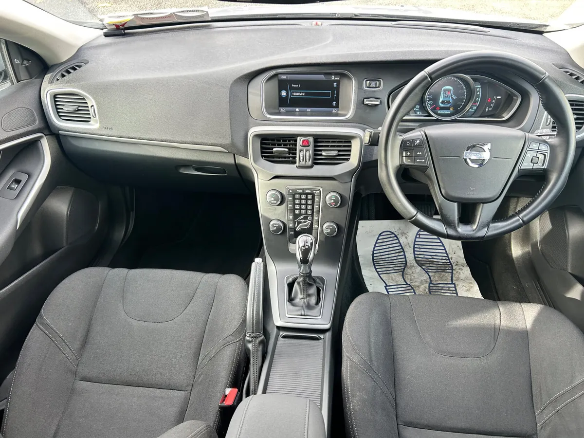 2014 VOLVO V40 1.6 PETROL AUTO LOW KMS - Image 2