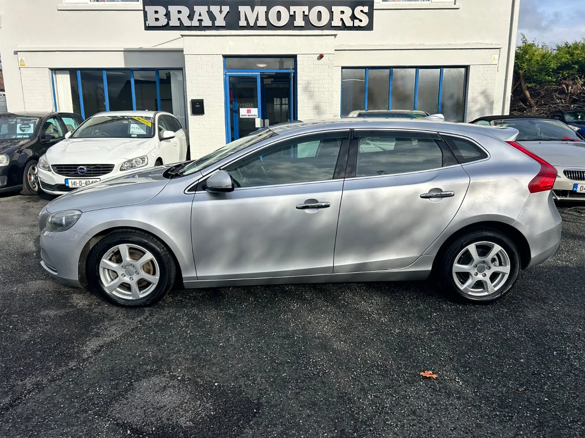 2014 VOLVO V40 1.6 PETROL AUTO LOW KMS - Image 3