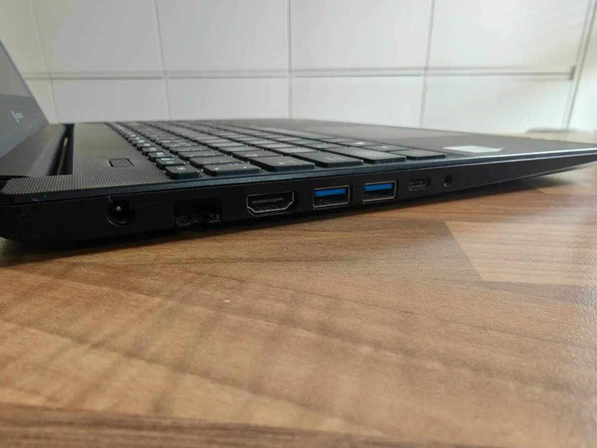 Toshiba Satellite Pro L50 | i5 (10th gen) | 8GB | - Image 4