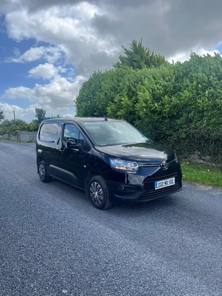 2023 Toyota Proace City - Image 1