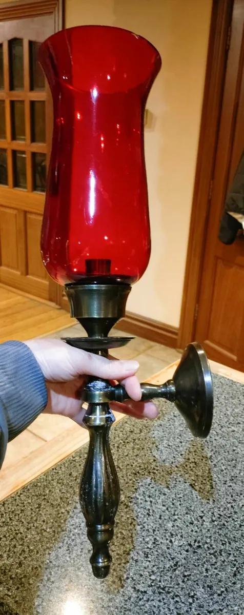 METAL/GLASS CANDLE WALL LIGHT (USED). - Image 3