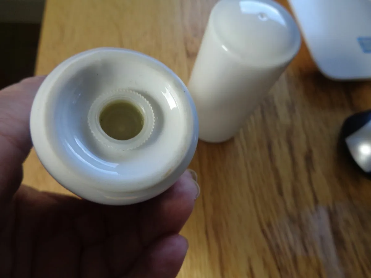 Ceramic Salt and Pepper Set for Sale - Image 2