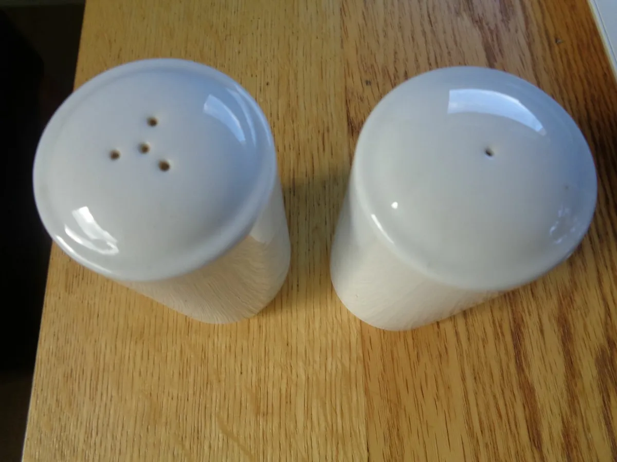 Ceramic Salt and Pepper Set for Sale - Image 3