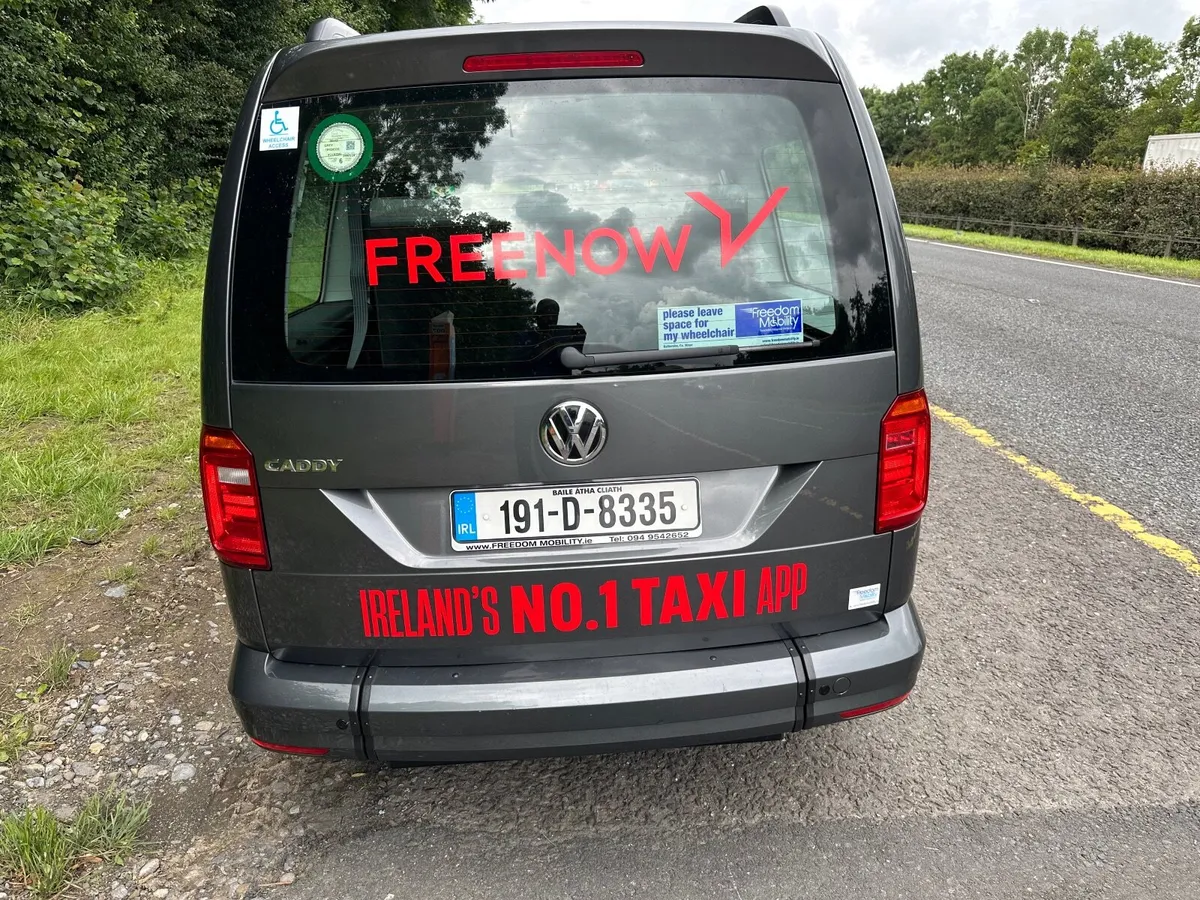 Volkswagen Caddy 2019 Taxi - Image 3