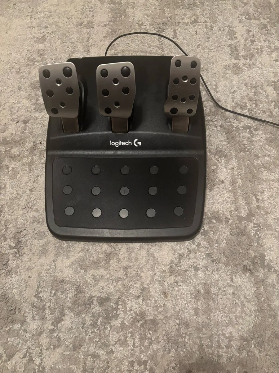 Logitech Xbox Wheel, Pedals and Shifter bundle - Image 3