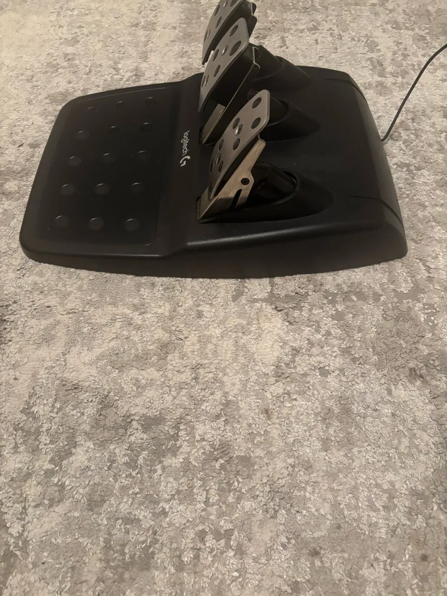 Logitech Xbox Wheel, Pedals and Shifter bundle - Image 4