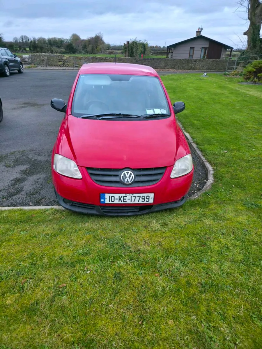 2010 Volkswagen Fox - Image 3