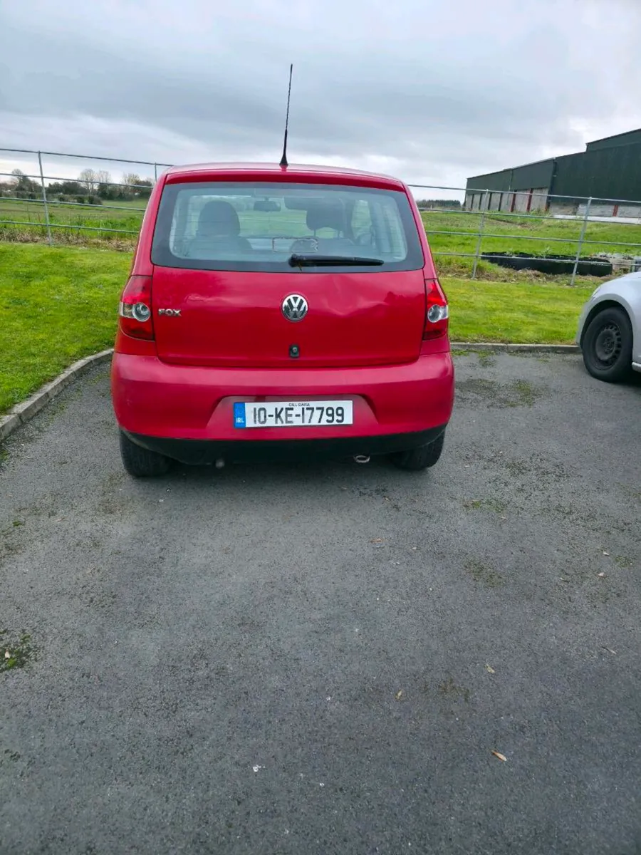 2010 Volkswagen Fox - Image 1