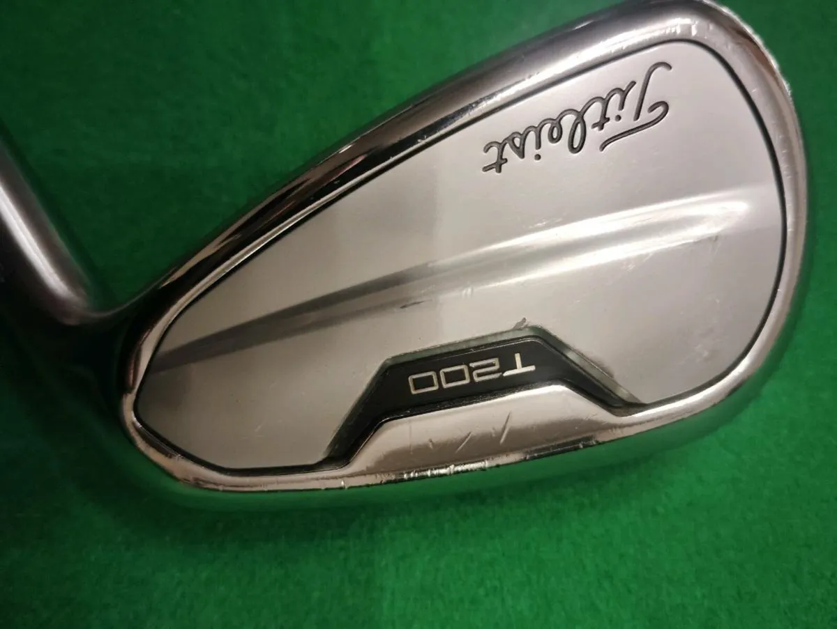 Titleist T200 ieons 5-PW - Image 1