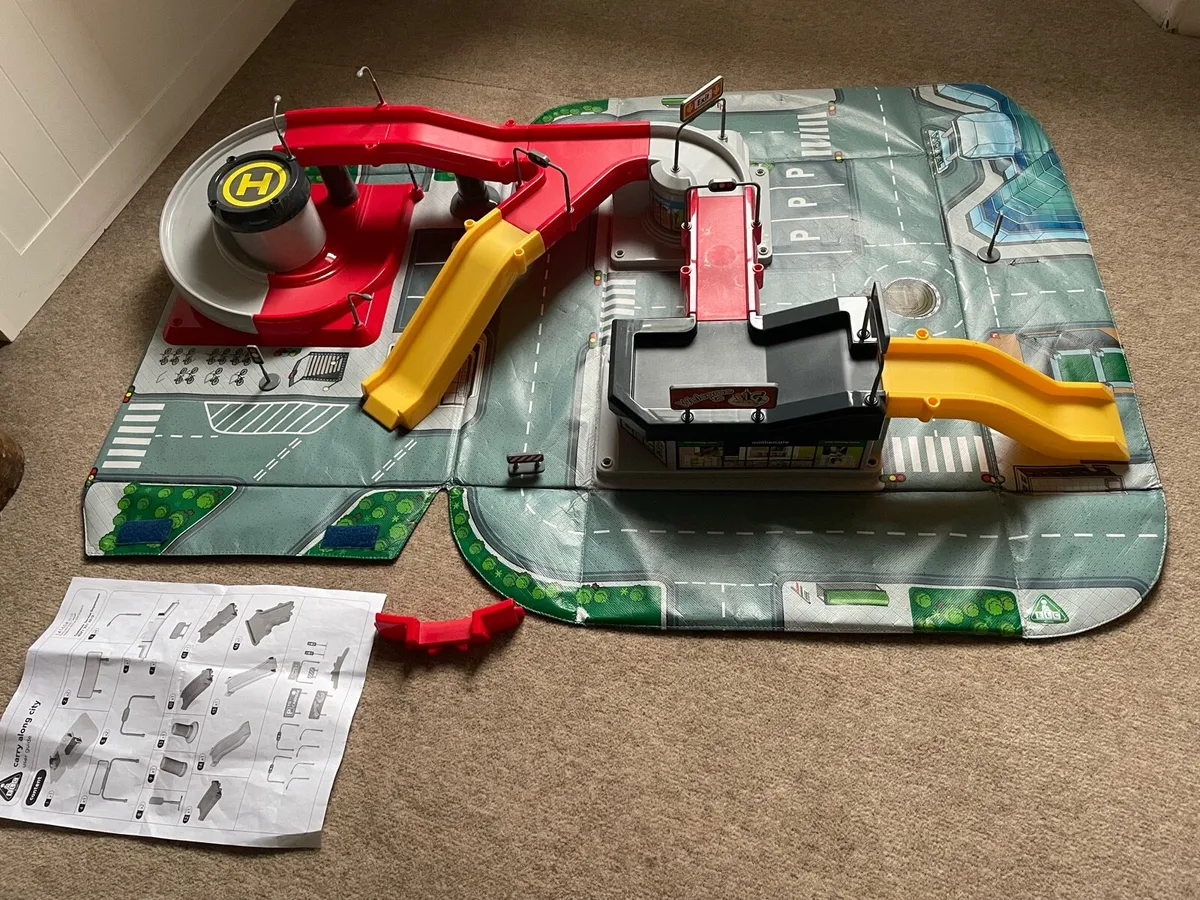 ELC Big City Road - Carry Along City - Image 4