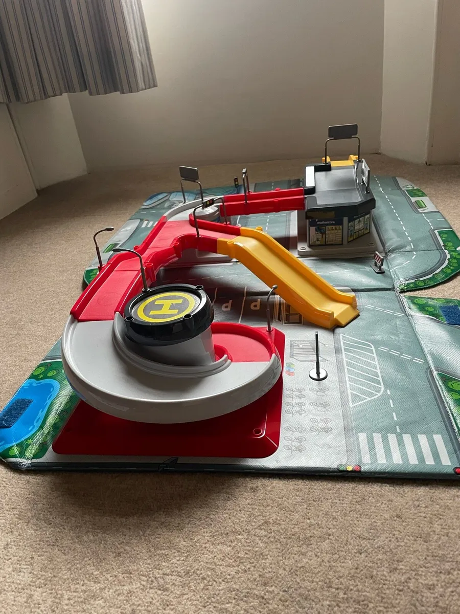 ELC Big City Road - Carry Along City - Image 1