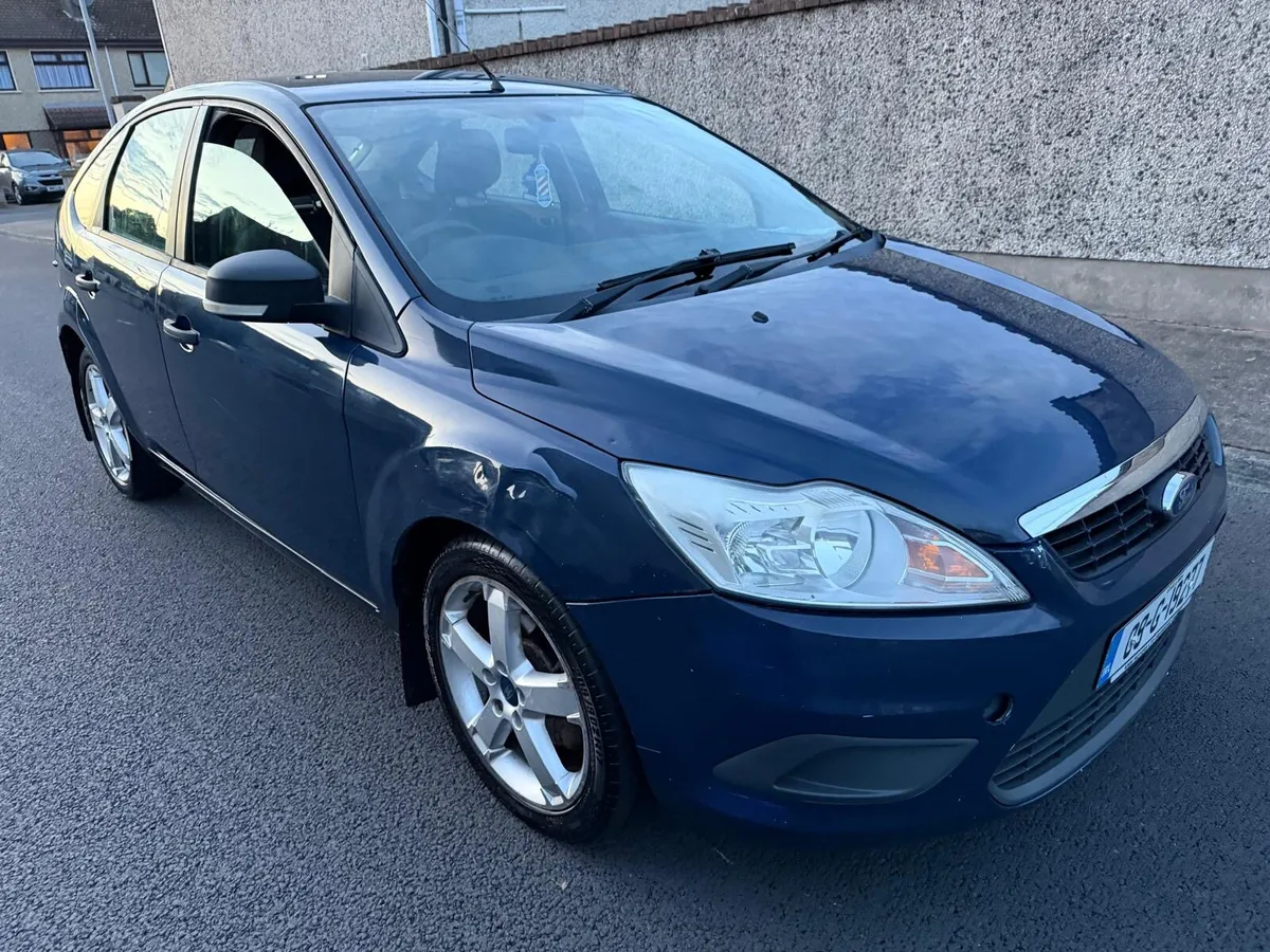 2009 Ford Focus NEW Nct & Taxed - Image 1
