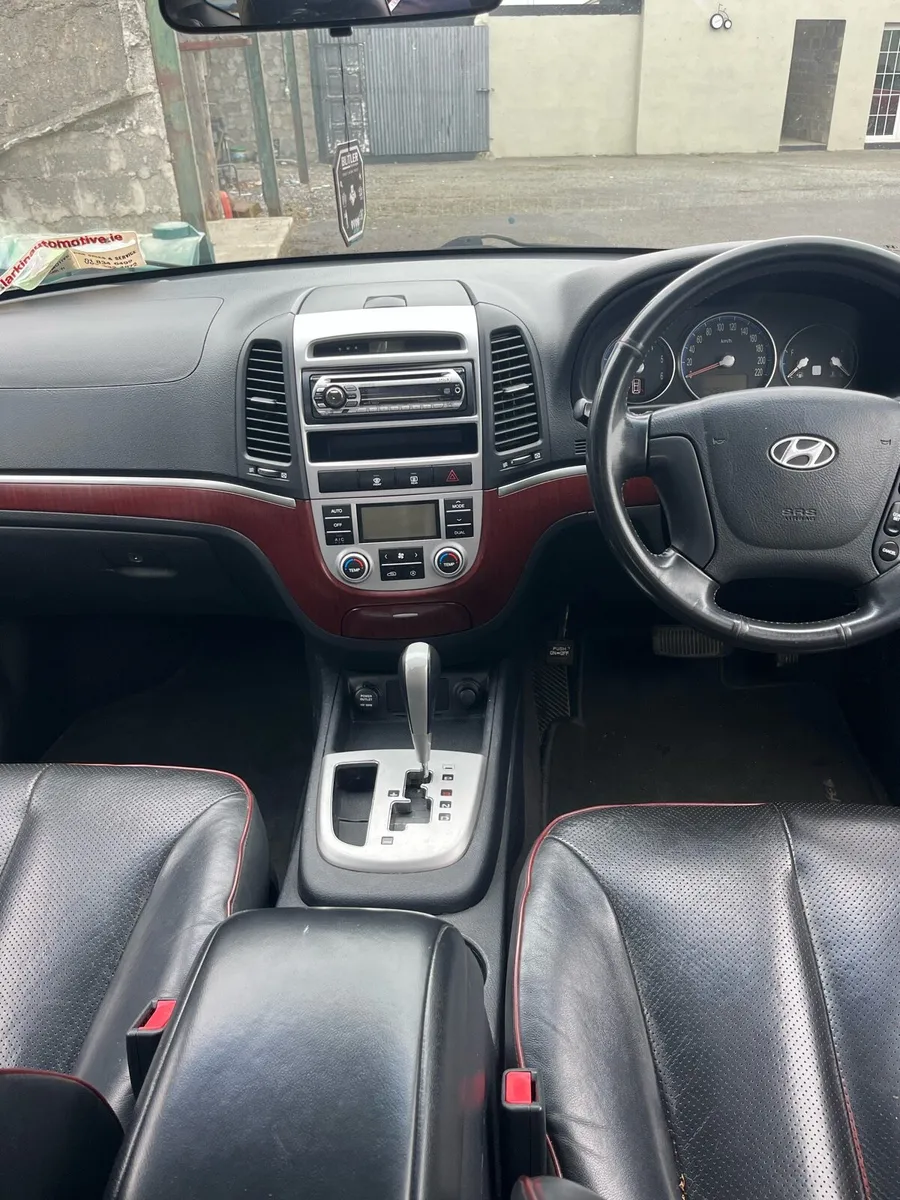 Hyundai Santa Fe automatic 4x4 - Image 1