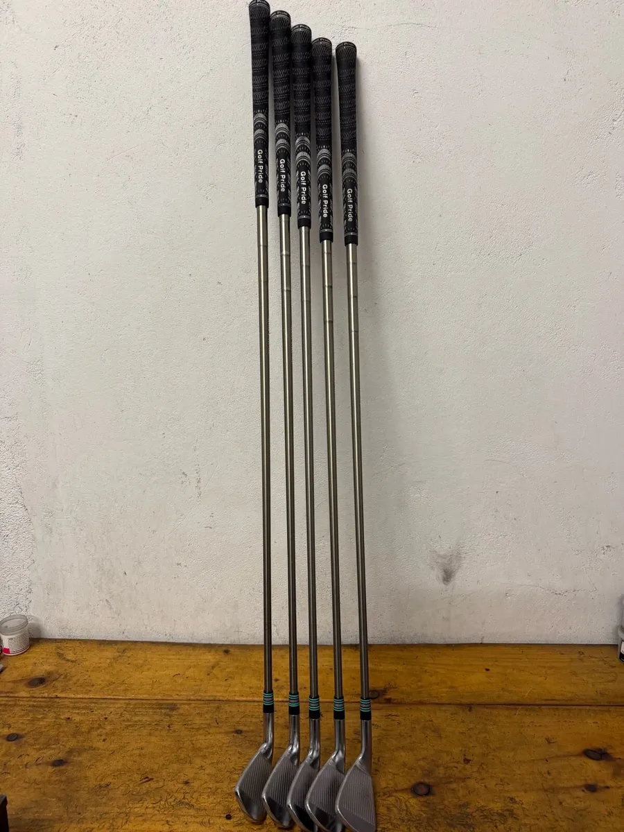 Srixon Golf ZX7 Irons 6-PW RH S Flex - Image 2