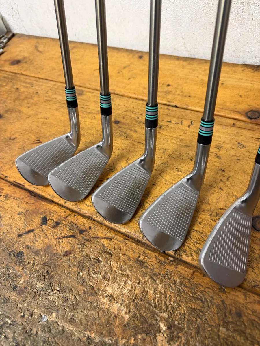 Srixon Golf ZX7 Irons 6-PW RH S Flex - Image 4