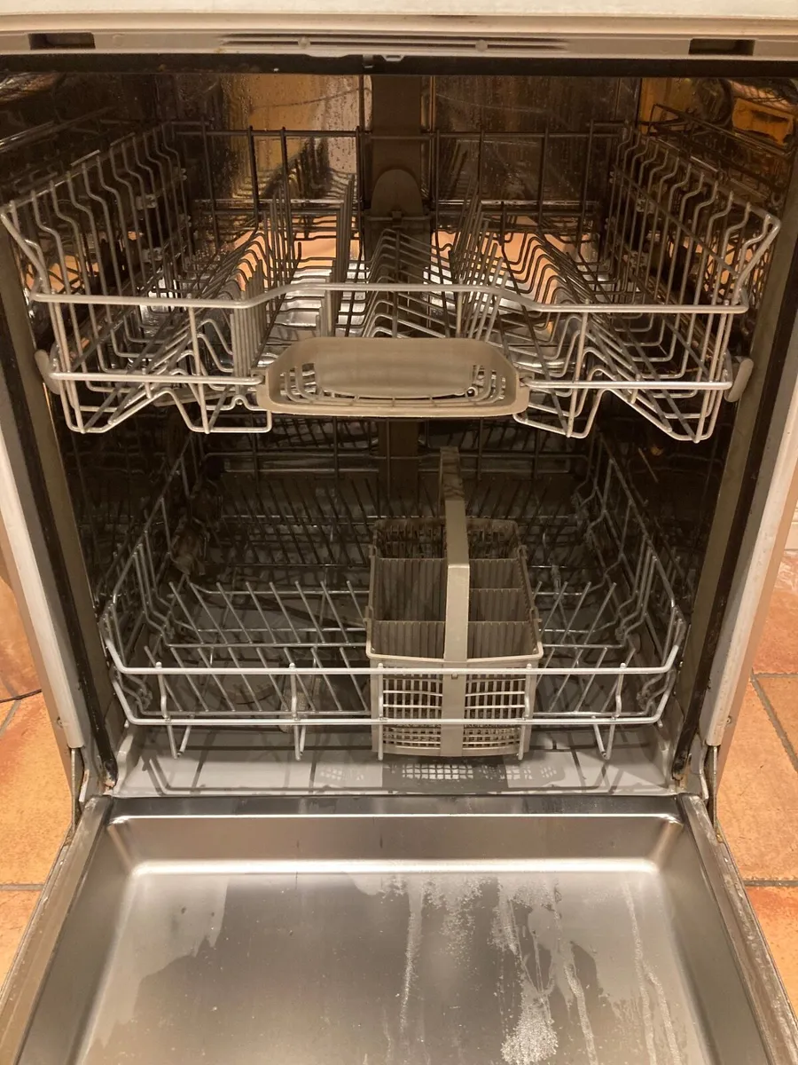 **On hold pending collection** Bosch Dishwasher - Image 3