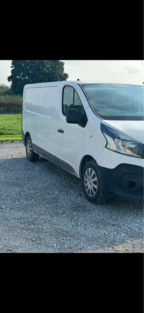 Renault traffic van - Image 4
