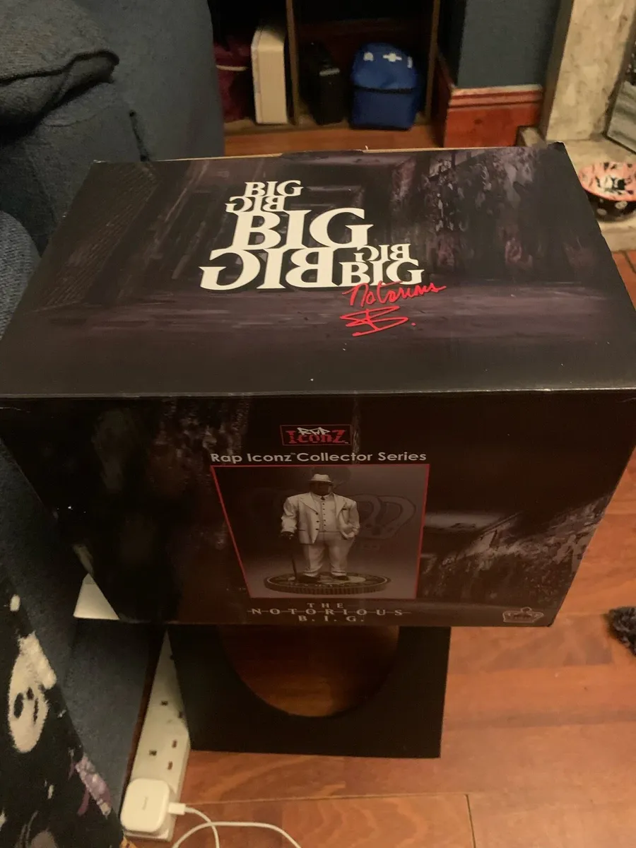 Biggie small figure new - Image 1