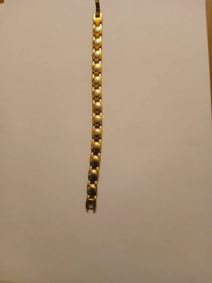 Magnetic Arthritis gold plated bracelet - Image 1