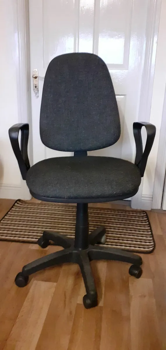 Office Chair - Image 1