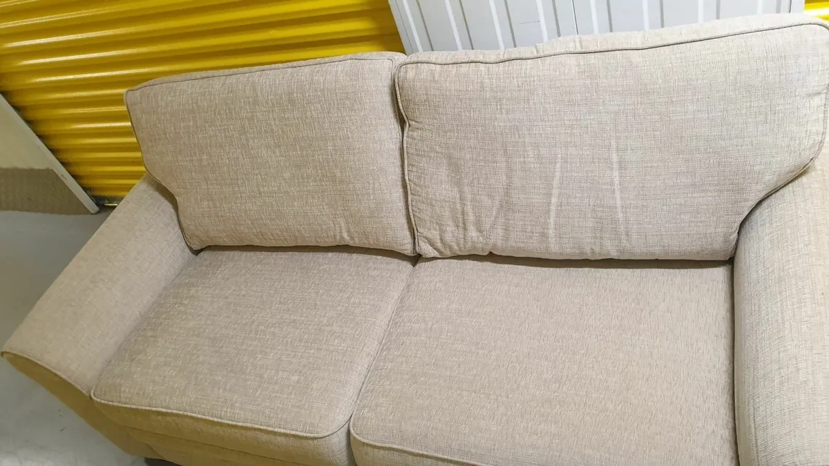 Couch - Image 2