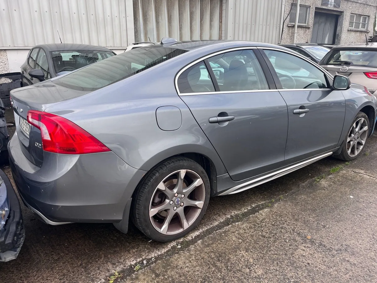 2015 Volvo S60 - Image 3