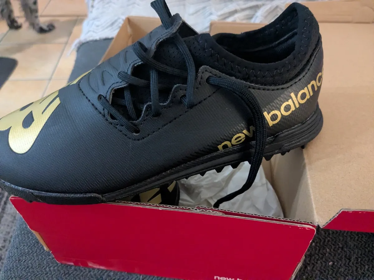 Astro boots football - Image 1