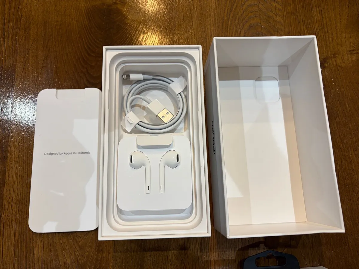 iPhone 11 128GB Black - Image 4