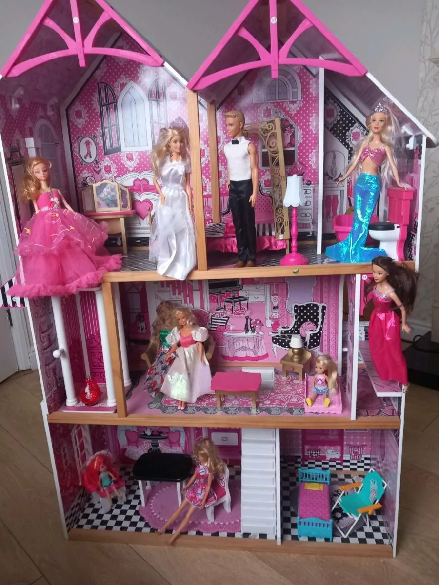 Dolls  house - Image 1