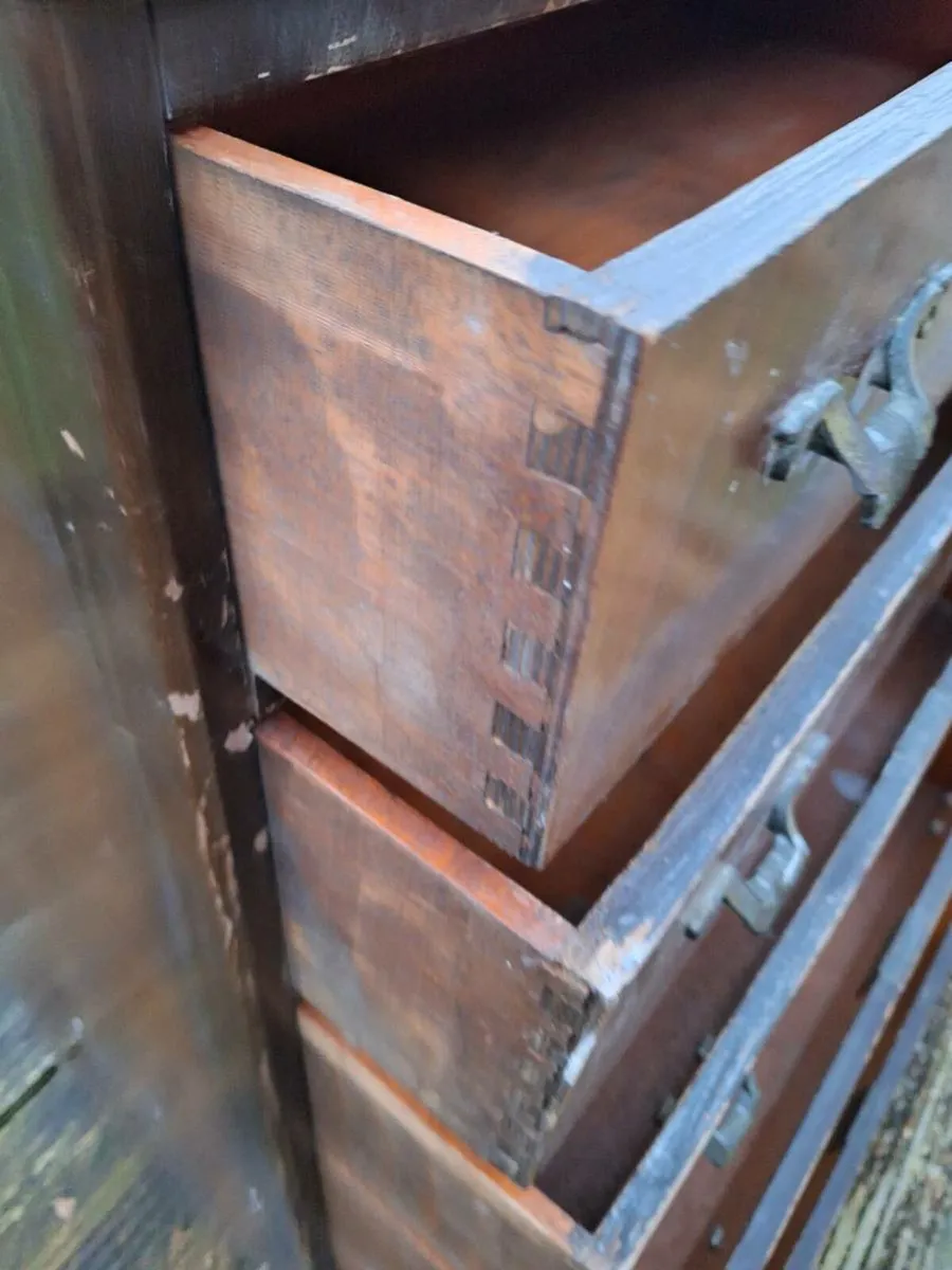 Vintage chest and dresser for restoration (DELIVER - Image 4